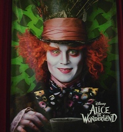 Official-Movie-Poster-The-Mad-Hatter-alice-in-wonderland-2009-6895093-400-600.jpg