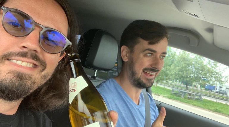 OLiX și cu mine în drum spre Galați, vorbind despre podcast